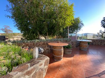 Hacienda Comercial   en  el corazón del  Valle de Guadalupe