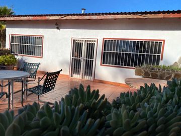 Hacienda Comercial   en  el corazón del  Valle de Guadalupe