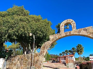 Hacienda Comercial   en  el corazón del  Valle de Guadalupe