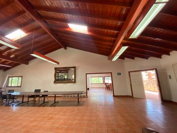 Hacienda Comercial   en  el corazón del  Valle de Guadalupe