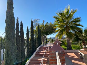 Hacienda Comercial   en  el corazón del  Valle de Guadalupe