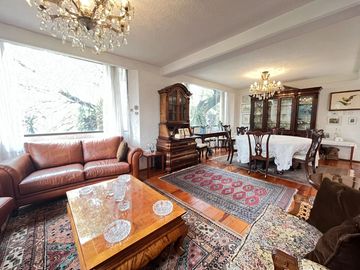 CASA ESTILO MEXICANO, CON AMPLIO JARDIN Y TERRAZA