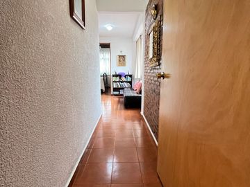 CASA ESTILO MEXICANO, CON AMPLIO JARDIN Y TERRAZA