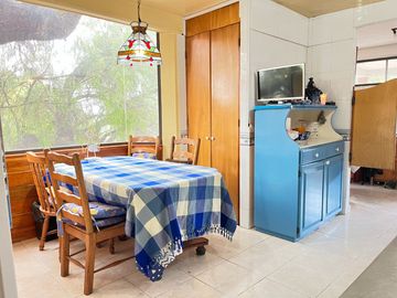 CASA ESTILO MEXICANO, CON AMPLIO JARDIN Y TERRAZA