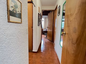 CASA ESTILO MEXICANO, CON AMPLIO JARDIN Y TERRAZA