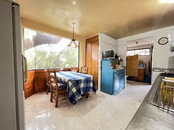 CASA ESTILO MEXICANO, CON AMPLIO JARDIN Y TERRAZA
