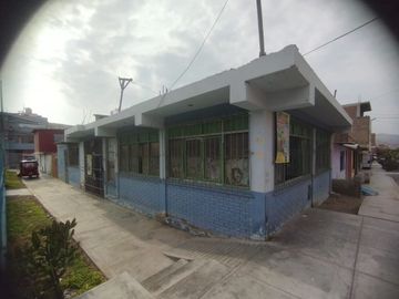Ocasion Venta de Casa Como Terreno 120 m² en Esquina y Frente a Parque!