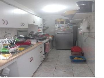 POR VIAJE; Se vende casa como terreno, en excelente ubicacion en Santa Anita,cerca a Puente Azul