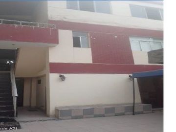 POR VIAJE; Se vende casa como terreno, en excelente ubicacion en Santa Anita,cerca a Puente Azul