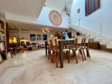 CASA ESTILO LOFT  EN COLONIA ITZIMNA