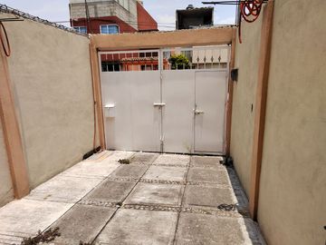 VENTA CASA LA LOMA ZINANCATEPEC JUNTO A RECLUSORIO SANTIAGUITO Y UNIVERSIDAD POLITECNICA DEL VALLE DE TOLUCA
