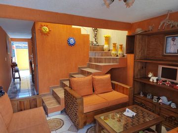 VENTA CASA LA LOMA ZINANCATEPEC JUNTO A RECLUSORIO SANTIAGUITO Y UNIVERSIDAD POLITECNICA DEL VALLE DE TOLUCA