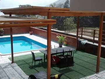 VENDO CASA CON PISCINA EN CHACLACAYO