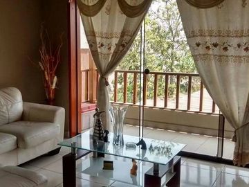 VENDO CASA CON PISCINA EN CHACLACAYO