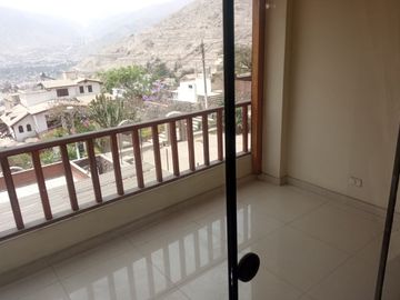 VENDO CASA CON PISCINA EN CHACLACAYO