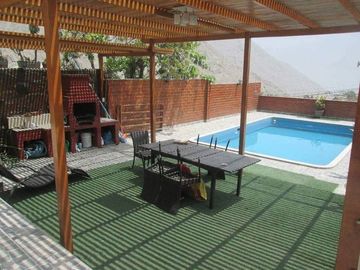 VENDO CASA CON PISCINA EN CHACLACAYO