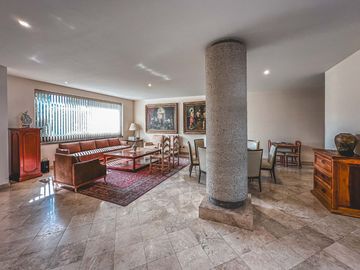 CASA CON ALBERCA Y 4 RECÁMARAS EN CHOLULA.
