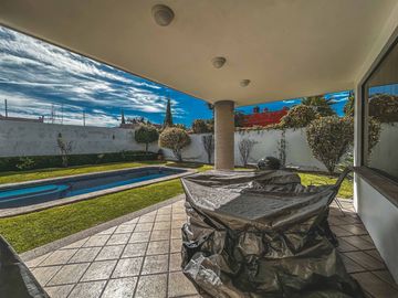 CASA CON ALBERCA Y 4 RECÁMARAS EN CHOLULA.