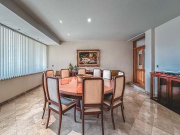 CASA CON ALBERCA Y 4 RECÁMARAS EN CHOLULA.