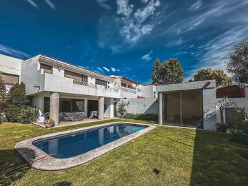 CASA CON ALBERCA Y 4 RECÁMARAS EN CHOLULA.