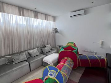 Excelente Dpto. Dúplex Boulevard Roosevelt