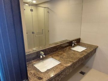 3BR Garden Towers Sale Makati Ayala Center Brand New