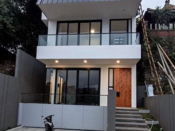 BISA CASH TAHAP 5 TAHUN. RUMAH MEWAH CIGADUNG DAGO BANDUNG UTARA.