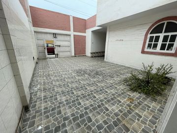 ACOGEDORA CASA MUY CERCA A LA PLAYA