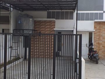 Rumah 2 Lantai Dekat Kawasan Industri dan Selangkah Ke Karawang