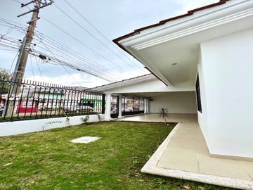 Casa en venta. Colonia Primero de Mayo, Villahermosa.