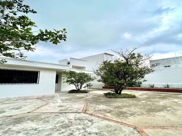 Casa en venta. Colonia Primero de Mayo, Villahermosa.
