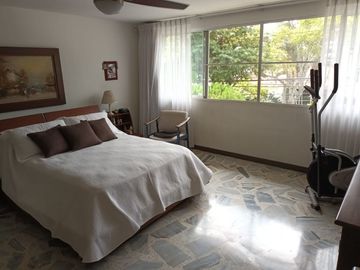 VENTA DE CASA EN TEJARES DE CRISTALES OESTE DE LA CIUDAD