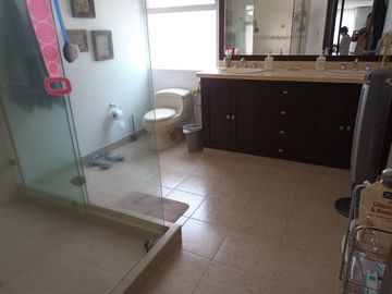 VENTA DE CASA EN TEJARES DE CRISTALES OESTE DE LA CIUDAD