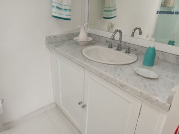 VENTA DE CASA EN TEJARES DE CRISTALES OESTE DE LA CIUDAD