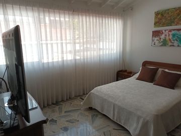 VENTA DE CASA EN TEJARES DE CRISTALES OESTE DE LA CIUDAD