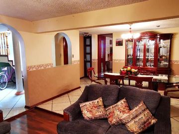 Casa de 4 Recamaras, Fracc. Lopez Portillo, Pachuca, Hidalgo.