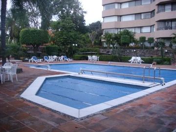 EN VENTA EXCELENTE DEPARTAMENTO EN ZONA NORTE DE CUERNAVACA MOR. TODOS LOS SERVICIOS, ZONA FRESCA. TOTALMENTE AMUEBLADO.