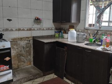 VENTA CASA DE 4 AMBIENTES EN MERLO CON ESCRITURA BARRIO ALBATROS