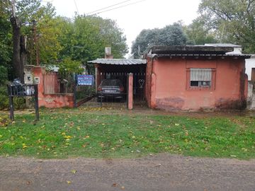 VENTA CASA DE 4 AMBIENTES EN MERLO CON ESCRITURA BARRIO ALBATROS