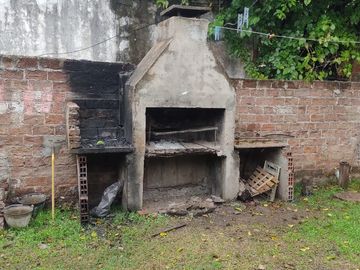 VENTA CASA DE 4 AMBIENTES EN MERLO CON ESCRITURA BARRIO ALBATROS