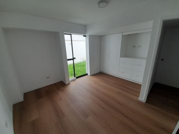 Venta Departamento 3 Dormitorios 1er piso c/terraza Chacarilla Surco