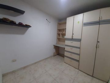 CASA EN LOS ROBLES