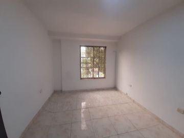 CASA EN LOS ROBLES