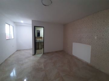 CASA EN LOS ROBLES