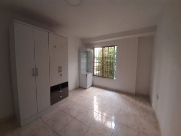 CASA EN LOS ROBLES