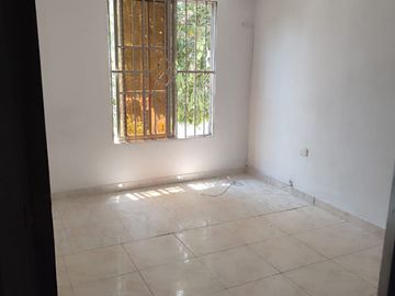 CASA EN LOS ROBLES