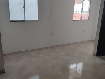 CASA EN LOS ROBLES