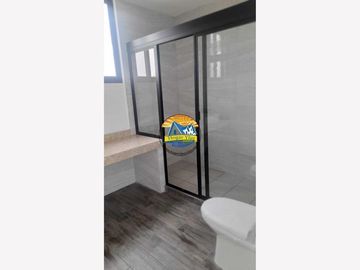 Casa con alberca privada amplio jardín