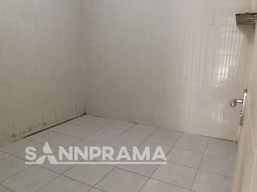 rumah second 1 lantai di dekat komplek maharaja depok