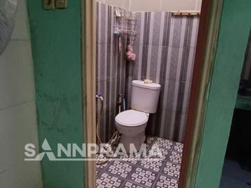 rumah second 1 lantai di dekat komplek maharaja depok